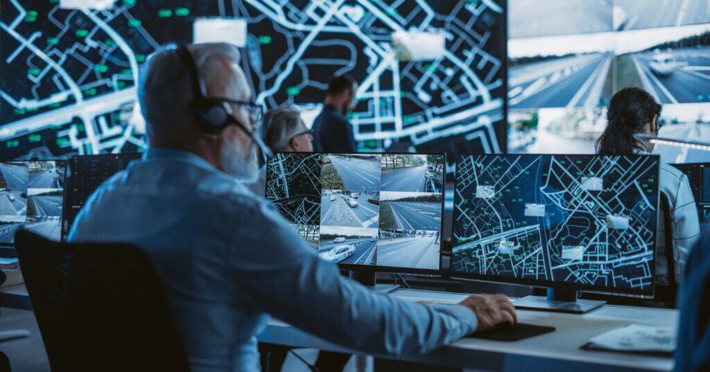 De Toekomst van Meldkamers: Efficiëntie, Inzicht en Besluitkracht cover